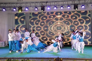 Annual day dance middle school scaled 1